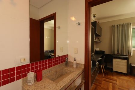 Casa à venda com 175m², 3 quartos e 2 vagasBanheiro da Suíte 2