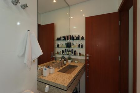 Casa à venda com 175m², 3 quartos e 2 vagasBanheiro da Suíte 3