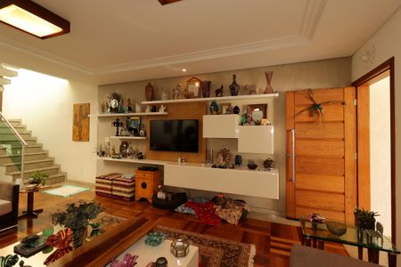 Casa à venda com 175m², 3 quartos e 2 vagasSala