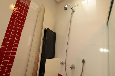 Casa à venda com 175m², 3 quartos e 2 vagasBanheiro da Suíte 2 - Chuveiro