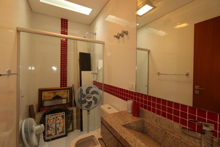 Casa à venda com 175m², 3 quartos e 2 vagasBanheiro da Suíte 2
