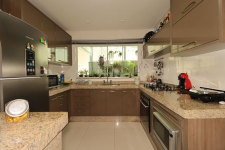 Casa à venda com 175m², 3 quartos e 2 vagasCozinha