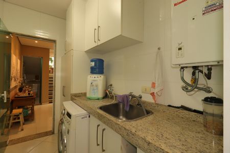 Casa à venda com 175m², 3 quartos e 2 vagasÁrea de Serviço