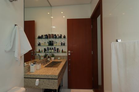 Casa à venda com 175m², 3 quartos e 2 vagasBanheiro da Suíte 3