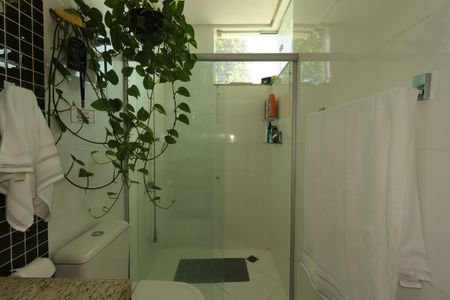 Casa à venda com 175m², 3 quartos e 2 vagasBanheiro da Suíte 1