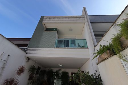 Casa à venda com 175m², 3 quartos e 2 vagasFachada