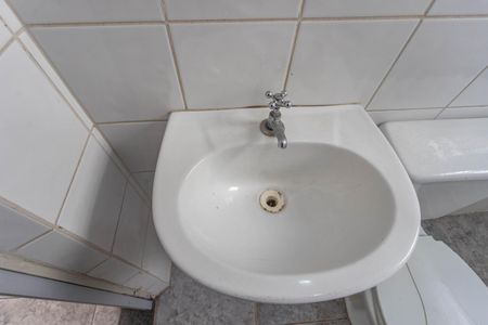 Casa para alugar com 75m², 2 quartos e 1 vagaCasa 1 - banheiro 