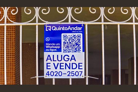 Apartamento à venda com 60m², 2 quartos e 1 vagaFachada do Prédio com placa
