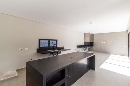 Casa de condomínio à venda com 394m², 5 quartos e 6 vagas Casa de condomínio à venda com 394m², 5 quartos e 6 vagasCozinha