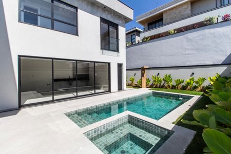 Casa de condomínio à venda com 394m², 5 quartos e 6 vagas Casa de condomínio à venda com 394m², 5 quartos e 6 vagasVista da Sala