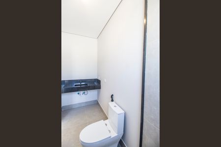 Casa de condomínio à venda com 394m², 5 quartos e 6 vagas Casa de condomínio à venda com 394m², 5 quartos e 6 vagasBanheiro da Suíte