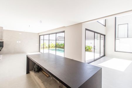 Casa de condomínio à venda com 394m², 5 quartos e 6 vagas Casa de condomínio à venda com 394m², 5 quartos e 6 vagasCozinha