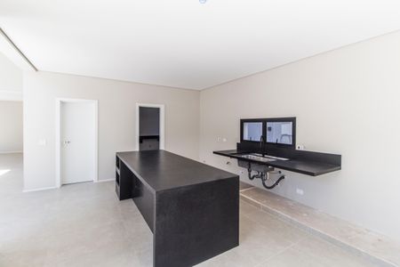 Casa de condomínio à venda com 394m², 5 quartos e 6 vagas Casa de condomínio à venda com 394m², 5 quartos e 6 vagasCozinha