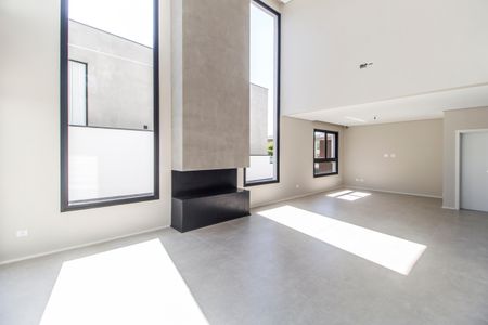 Casa de condomínio à venda com 394m², 5 quartos e 6 vagas Casa de condomínio à venda com 394m², 5 quartos e 6 vagasSala