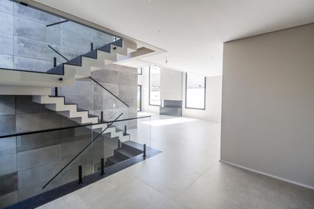 Sala  de casa de condomínio à venda com 5 quartos, 394m² em Colinas do Anhanguera, Santana de Parnaíba