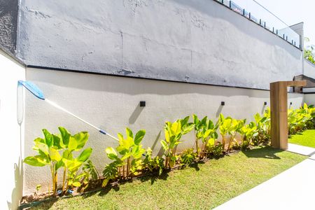 Casa de condomínio à venda com 394m², 5 quartos e 6 vagas Casa de condomínio à venda com 394m², 5 quartos e 6 vagasCorredor