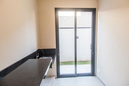 Casa de condomínio à venda com 394m², 5 quartos e 6 vagas Casa de condomínio à venda com 394m², 5 quartos e 6 vagasÁrea de Serviço
