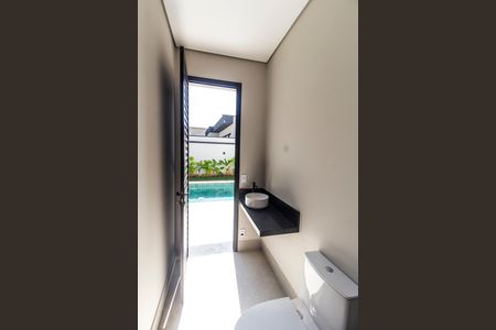 Casa de condomínio à venda com 394m², 5 quartos e 6 vagas Casa de condomínio à venda com 394m², 5 quartos e 6 vagasBanheiro