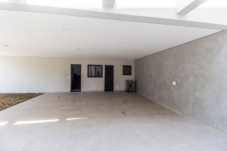 Casa de condomínio à venda com 394m², 5 quartos e 6 vagas Casa de condomínio à venda com 394m², 5 quartos e 6 vagasGaragem