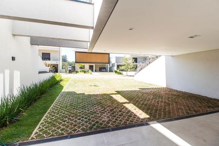 Casa de condomínio à venda com 394m², 5 quartos e 6 vagas Casa de condomínio à venda com 394m², 5 quartos e 6 vagasGaragem