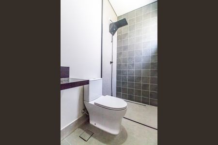 Casa de condomínio à venda com 394m², 5 quartos e 6 vagas Casa de condomínio à venda com 394m², 5 quartos e 6 vagasBanheiro