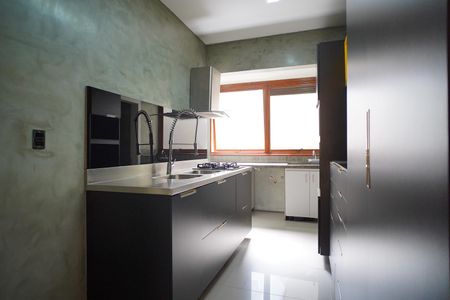 Apartamento à venda com 96m², 2 quartos e 2 vagasCozinha 