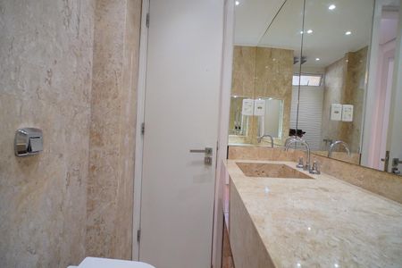 Apartamento à venda com 96m², 2 quartos e 2 vagasBanheiro 