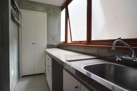 Apartamento à venda com 96m², 2 quartos e 2 vagasÁrea de serviço 