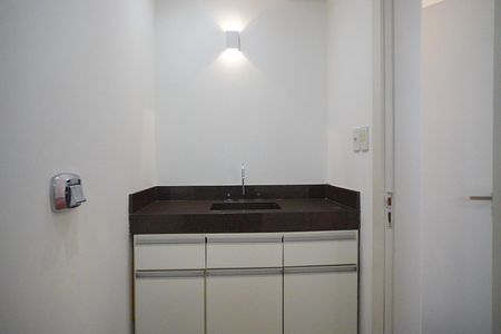 Apartamento à venda com 96m², 2 quartos e 2 vagasBanheiro suíte 
