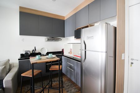 Cozinha de apartamento para alugar com 1 quarto, 30m² em Indianópolis, São Paulo