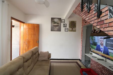 Sala de casa à venda com 2 quartos, 125m² em Parque Tomas Saraiva, São Paulo