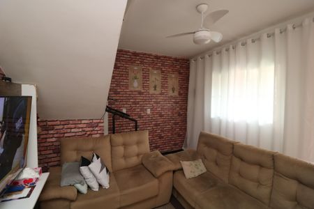 Sala de casa à venda com 2 quartos, 125m² em Parque Tomas Saraiva, São Paulo