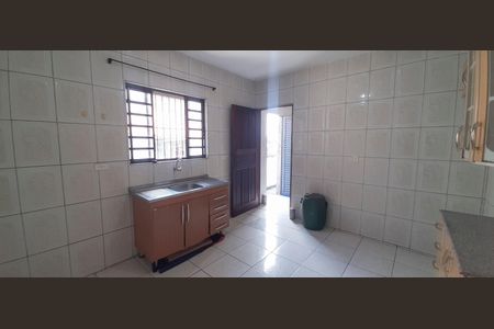 Casa para alugar com 80m², 2 quartos e 2 vagasCozinha