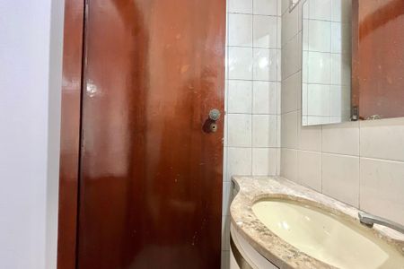 Casa à venda com 210m², 4 quartos e 2 vagasLavabo
