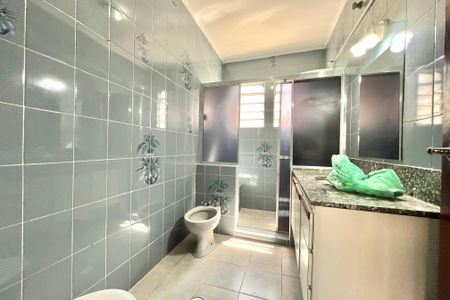 Casa à venda com 210m², 4 quartos e 2 vagasBanheiro da Suíte 1