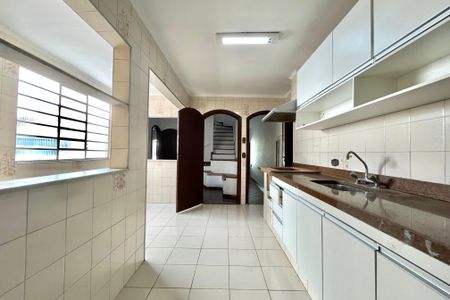 Casa à venda com 210m², 4 quartos e 2 vagasCozinha