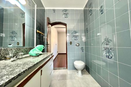 Casa à venda com 210m², 4 quartos e 2 vagasBanheiro da Suíte 1
