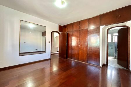 Casa à venda com 210m², 4 quartos e 2 vagasSuite 1