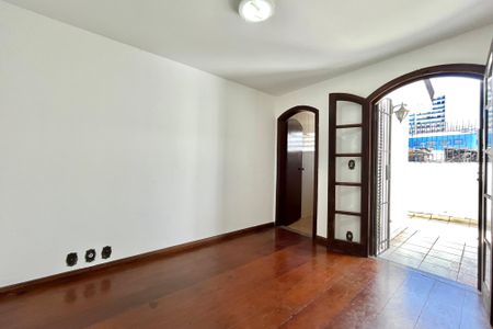 Casa à venda com 210m², 4 quartos e 2 vagasSuite 3