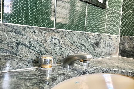 Casa à venda com 210m², 4 quartos e 2 vagasBanheiro da Suíte 2