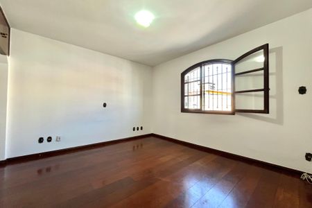 Casa à venda com 210m², 4 quartos e 2 vagasSuite 1