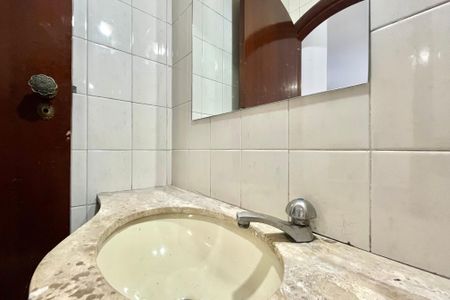 Casa à venda com 210m², 4 quartos e 2 vagasLavabo