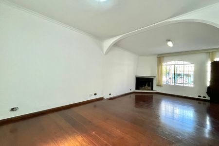 Casa à venda com 210m², 4 quartos e 2 vagasSala