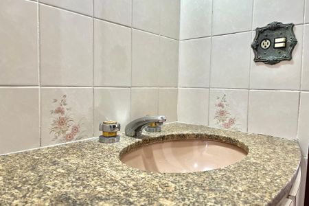 Casa à venda com 210m², 4 quartos e 2 vagasBanheiro da Suíte 3