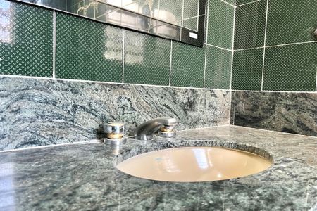 Casa à venda com 210m², 4 quartos e 2 vagasBanheiro da Suíte 2