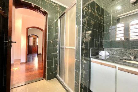 Casa à venda com 210m², 4 quartos e 2 vagasBanheiro da Suíte 2