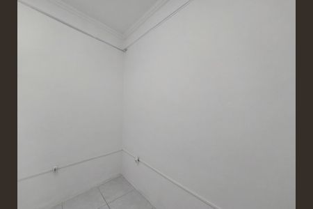 Quarto de casa para alugar com 1 quarto, 17m² em Jardim Guanhembu, São Paulo