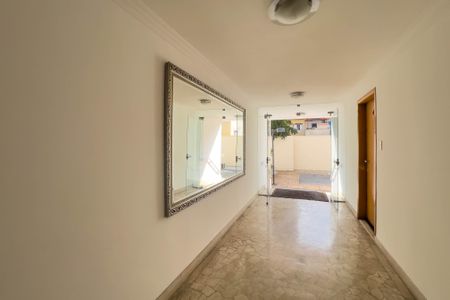 Apartamento à venda com 93m², 2 quartos e 1 vagaHall de entrada