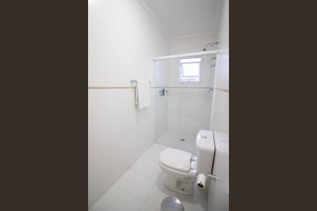 Casa à venda com 246m², 3 quartos e 6 vagas Casa à venda com 246m², 3 quartos e 6 vagasBANHEIRO DA SUÍTE 2