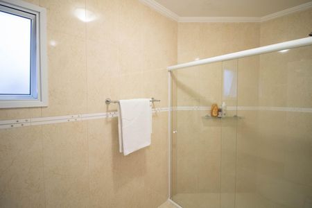 Casa à venda com 246m², 3 quartos e 6 vagas Casa à venda com 246m², 3 quartos e 6 vagasBANHEIRO DA SUÍTE 1